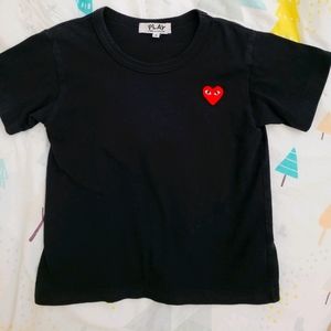 Comme Des Garcons Play tee size 4 years